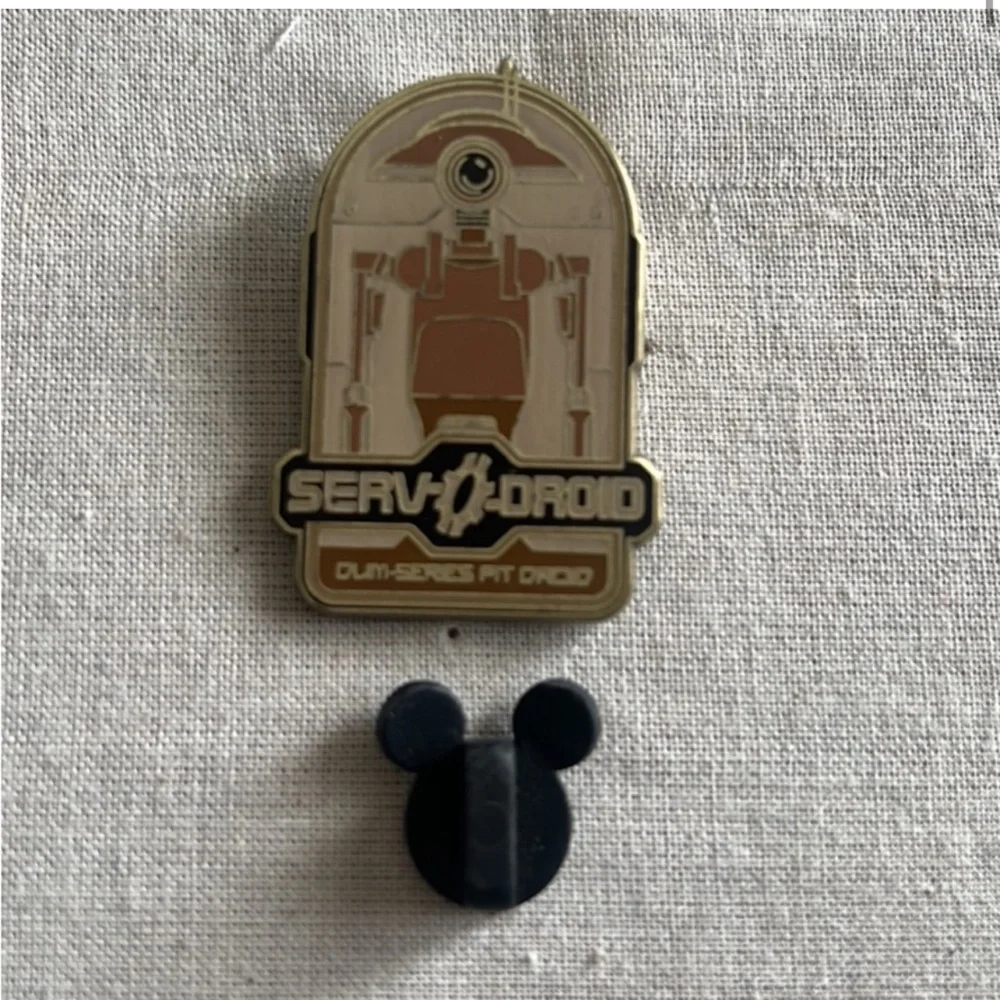 Disney Pin- Droid - Picture 1 of 1